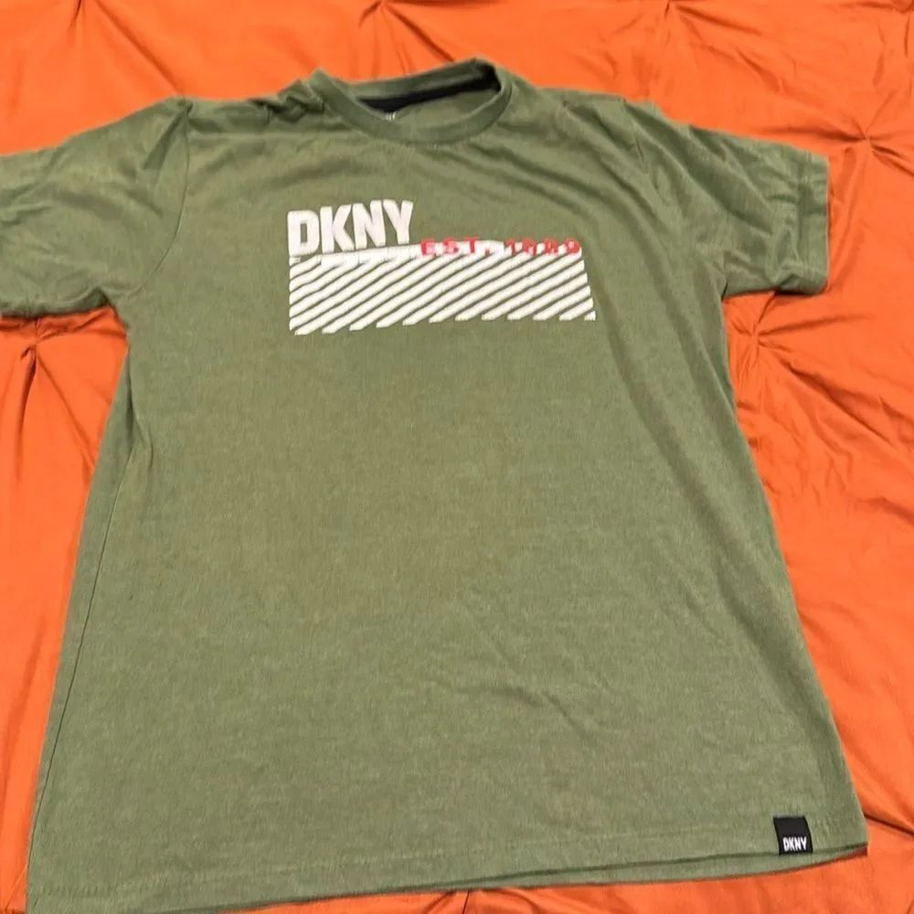 DKNYโBoysโTโShirt